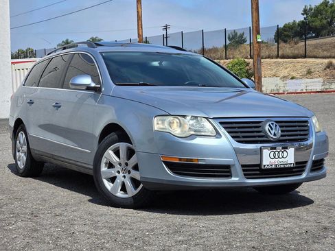 Used 2007 Volkswagen Passat 2.0T FWD image 3