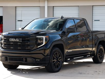 Used 2023 GMC Sierra 1500 Elevation w/ LPO, Elevation Black Package