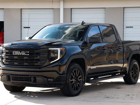 Used 2023 GMC Sierra 1500 Elevation w/ LPO, Elevation Black Package image 4