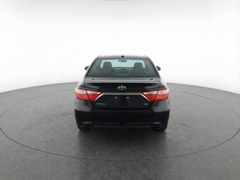 Used 2017 Toyota Camry SE image 8