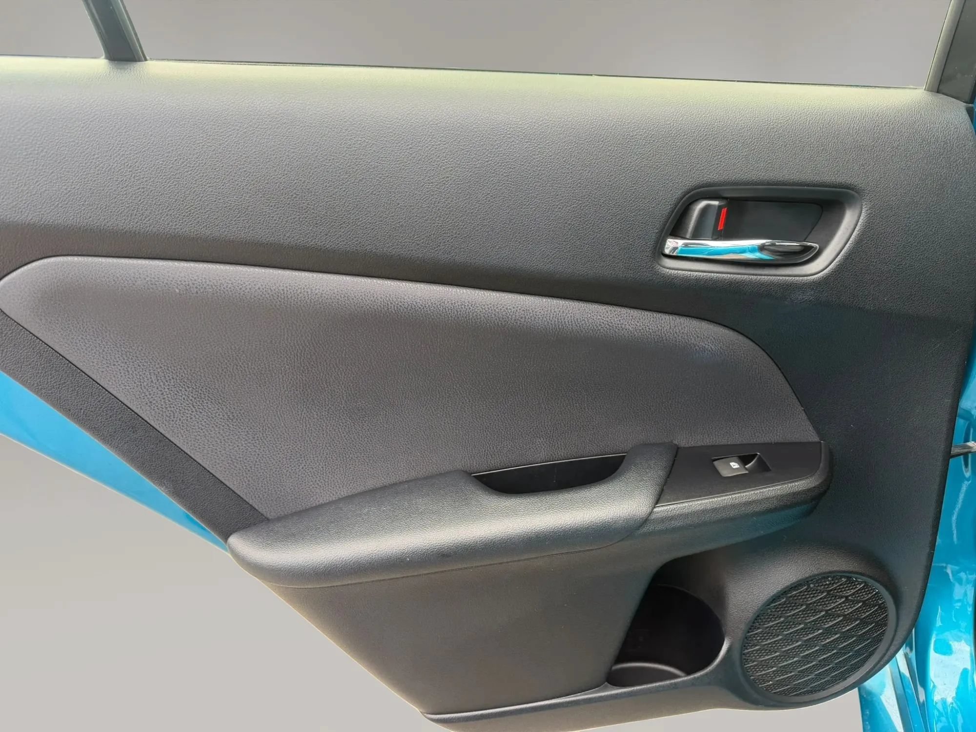 Used 2017 Toyota Prius Prime Plus FWD image 14