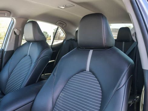 Used 2022 Toyota Camry SE w/ Carpet Mat Package (TMS) FWD image 17