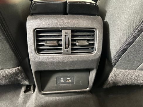 Used 2023 Nissan Rogue SV image 18