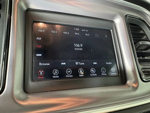 Used 2021 Dodge Challenger SXT w/ Driver Convenience Group image 18