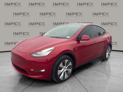 Used 2023 Tesla Model Y Long Range AWD/4WD image 1