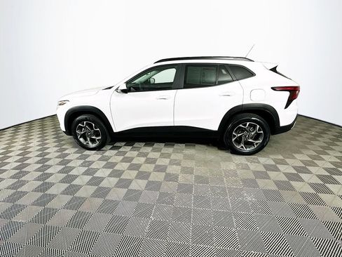 Used 2024 Chevrolet Trax LT image 6