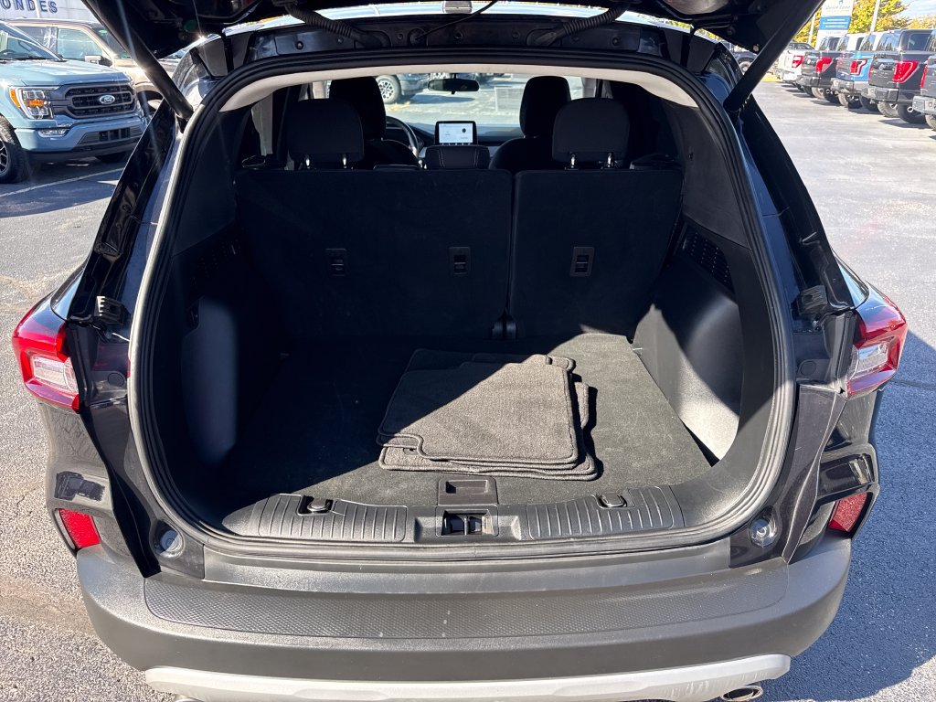 Used 2023 Ford Escape Active w/ Cold Weather Package FWD image 12
