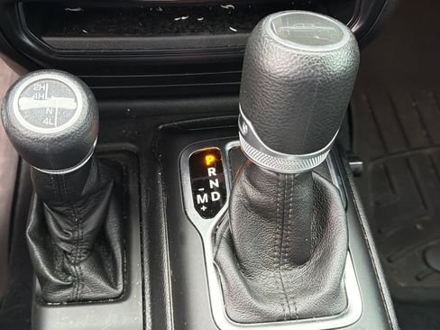 Used 2020 Jeep Gladiator Sport w/ Quick Order Package 24S AWD/4WD image 5