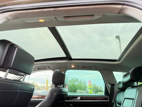 Used 2012 Volkswagen Touareg VR6 image 29