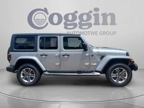 Used 2020 Jeep Wrangler Unlimited Sahara AWD/4WD image 6