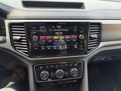 Certified 2023 Volkswagen Atlas SE w/ Panoramic Sunroof Package AWD/4WD image 18