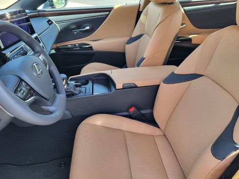 New 2025 Lexus ES 300h w/ Premium Package image 20
