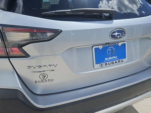 Used 2024 Subaru Outback Limited AWD/4WD image 7