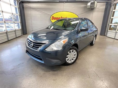 Used 2017 Nissan Versa S FWD image 1