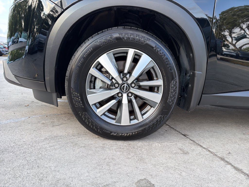 Certified 2025 Nissan Pathfinder SL AWD/4WD image 12