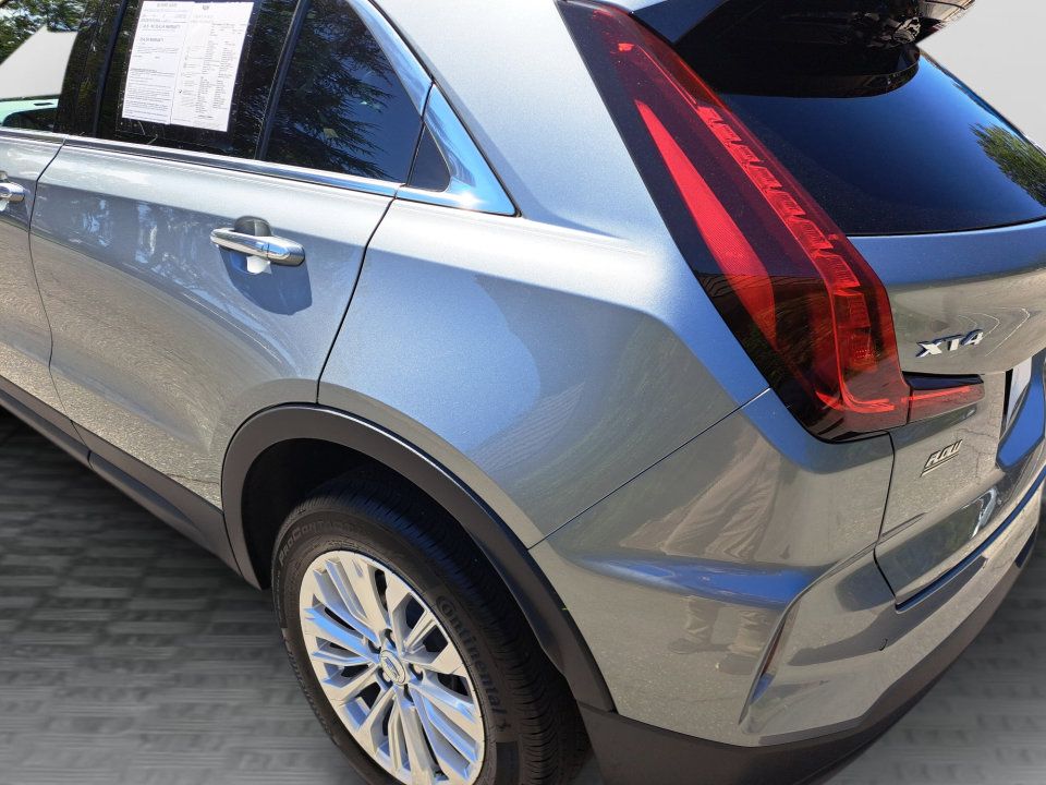 Certified 2024 Cadillac XT4 Luxury w/ Cold Weather Package FWD image 19