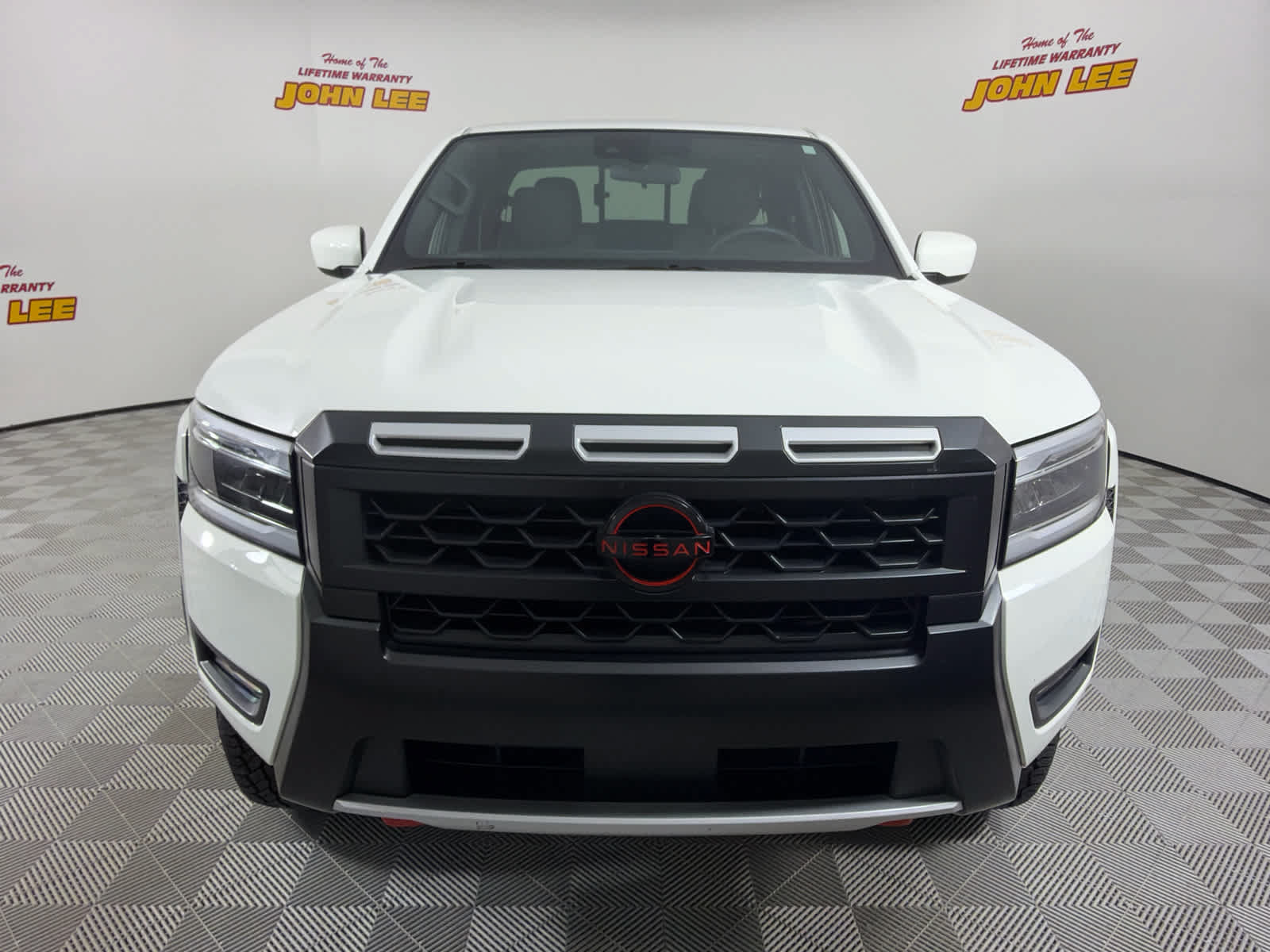 Certified 2025 Nissan Frontier PRO-4X AWD/4WD image 9