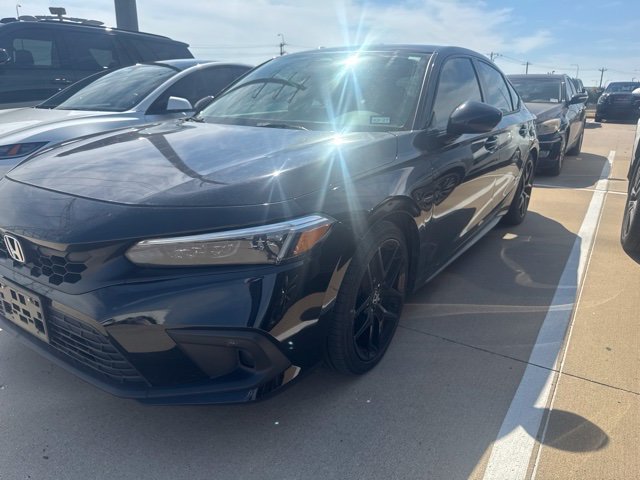 Used 2023 Honda Civic Sport image 2