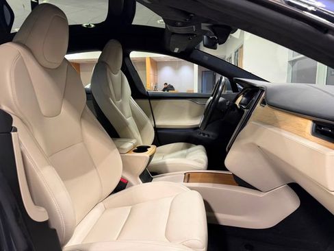 Used 2020 Tesla Model S Long Range Plus image 22