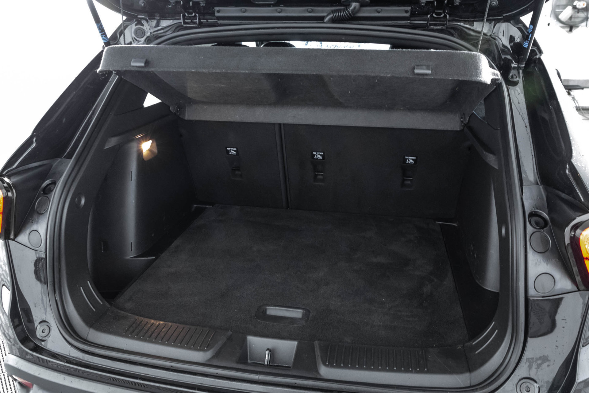 Used 2024 Chevrolet Trax RS w/ Sunroof Package FWD image 36