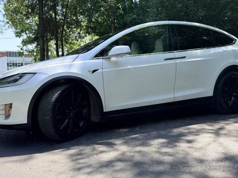 Used 2019 Tesla Model X 75D AWD/4WD image 11