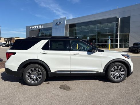 New 2026 Ford Explorer Platinum RWD image 14