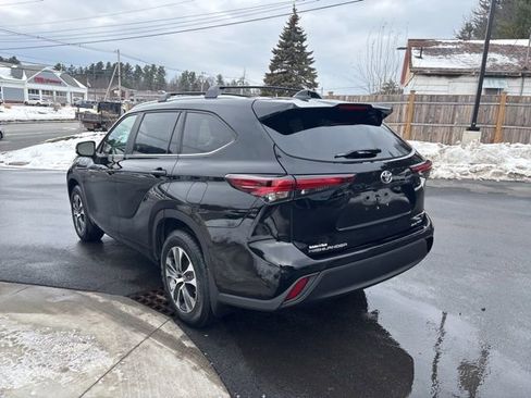 Used 2024 Toyota Highlander XLE image 13