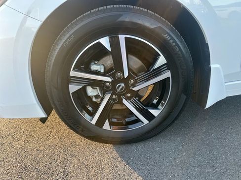 Used 2025 Nissan Sentra SV image 12