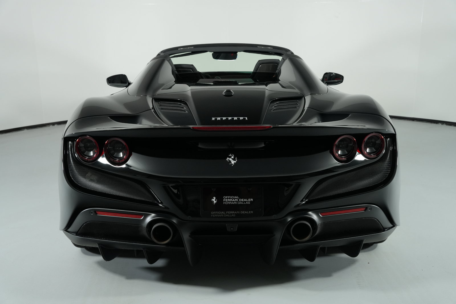 Used 2022 Ferrari F8 Spider RWD image 24
