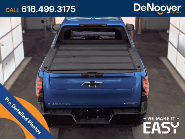 Used 2025 Chevrolet Silverado EV RST AWD/4WD image 8