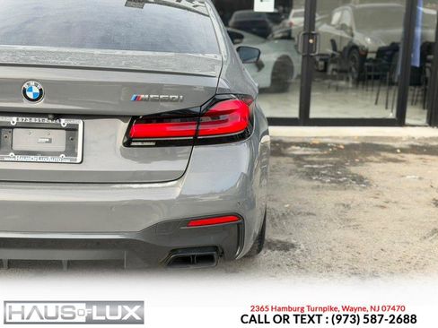 Used 2022 BMW M550i xDrive w/ Executive Package image 21