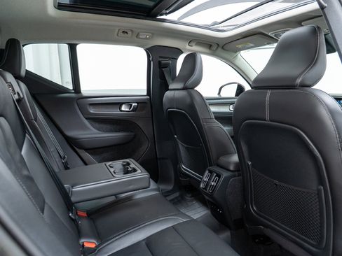 Used 2023 Volvo XC40 B5 Plus w/ Protection Package Premier image 23