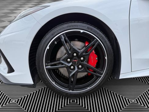 Used 2024 Chevrolet Corvette 3LT w/ Z51 Performance Package image 9