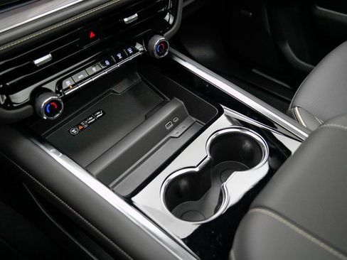 Used 2026 Chevrolet Tahoe Premier image 32