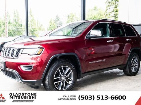 Used 2017 Jeep Grand Cherokee Limited w/ Luxury Group II AWD/4WD image 4