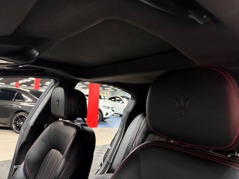 Used 2021 Maserati Ghibli S RWD image 37