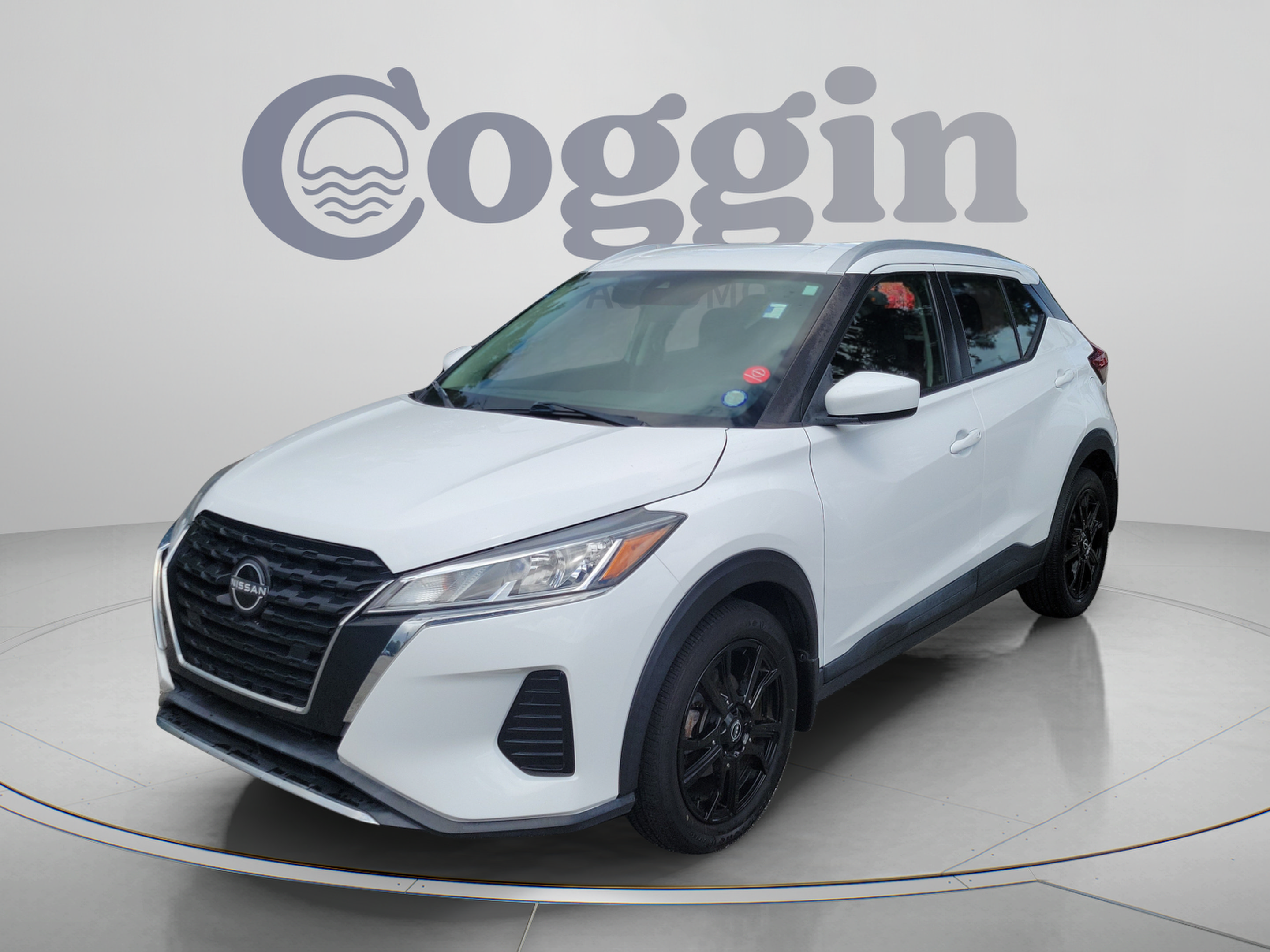 Certified 2022 Nissan Kicks SV FWD image 1