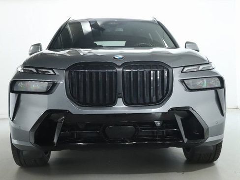 Used 2023 BMW X7 xDrive40i w/ M Sport Package AWD/4WD image 13