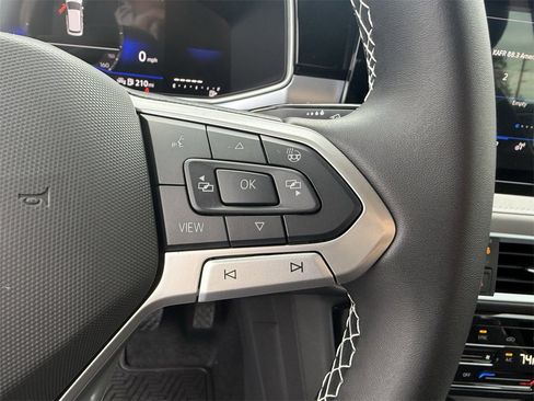 New 2026 Volkswagen Taos SE image 15