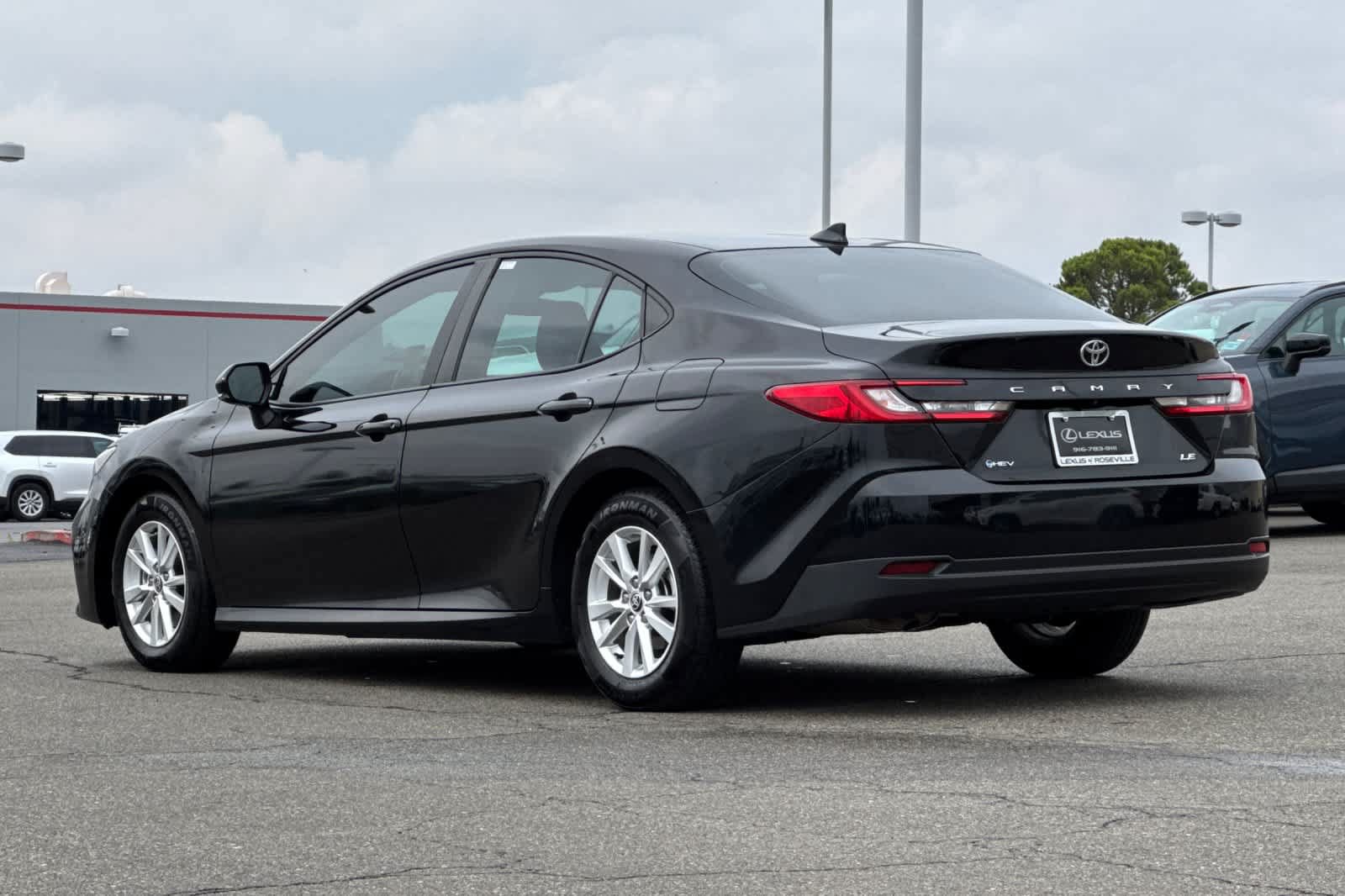 Used 2025 Toyota Camry LE FWD image 7