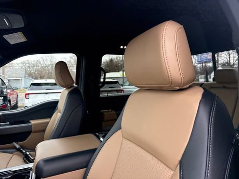 Used 2025 Ford F250 Lariat w/ Chrome Package image 29