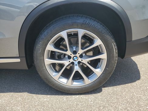 Certified 2024 BMW X5 xDrive40i w/ Premium Package AWD/4WD image 29