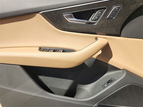 Used 2021 Audi Q7 3.0T Premium Plus w/ Premium Plus Package image 23