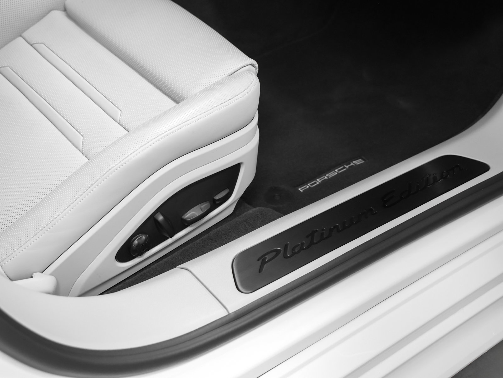 Certified 2023 Porsche Panamera Platinum Edition RWD image 16