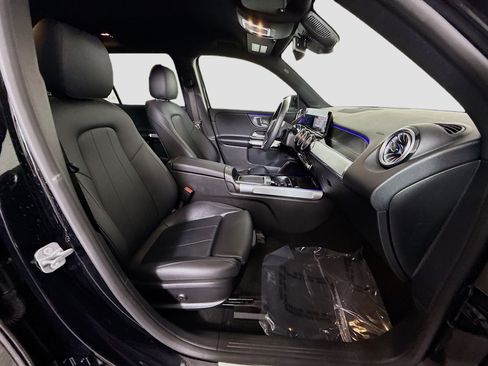 Used 2024 Mercedes-Benz EQB 300 4MATIC image 29