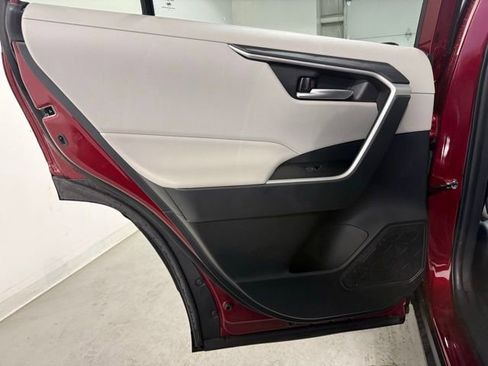 Used 2025 Toyota RAV4 XLE Premium image 24