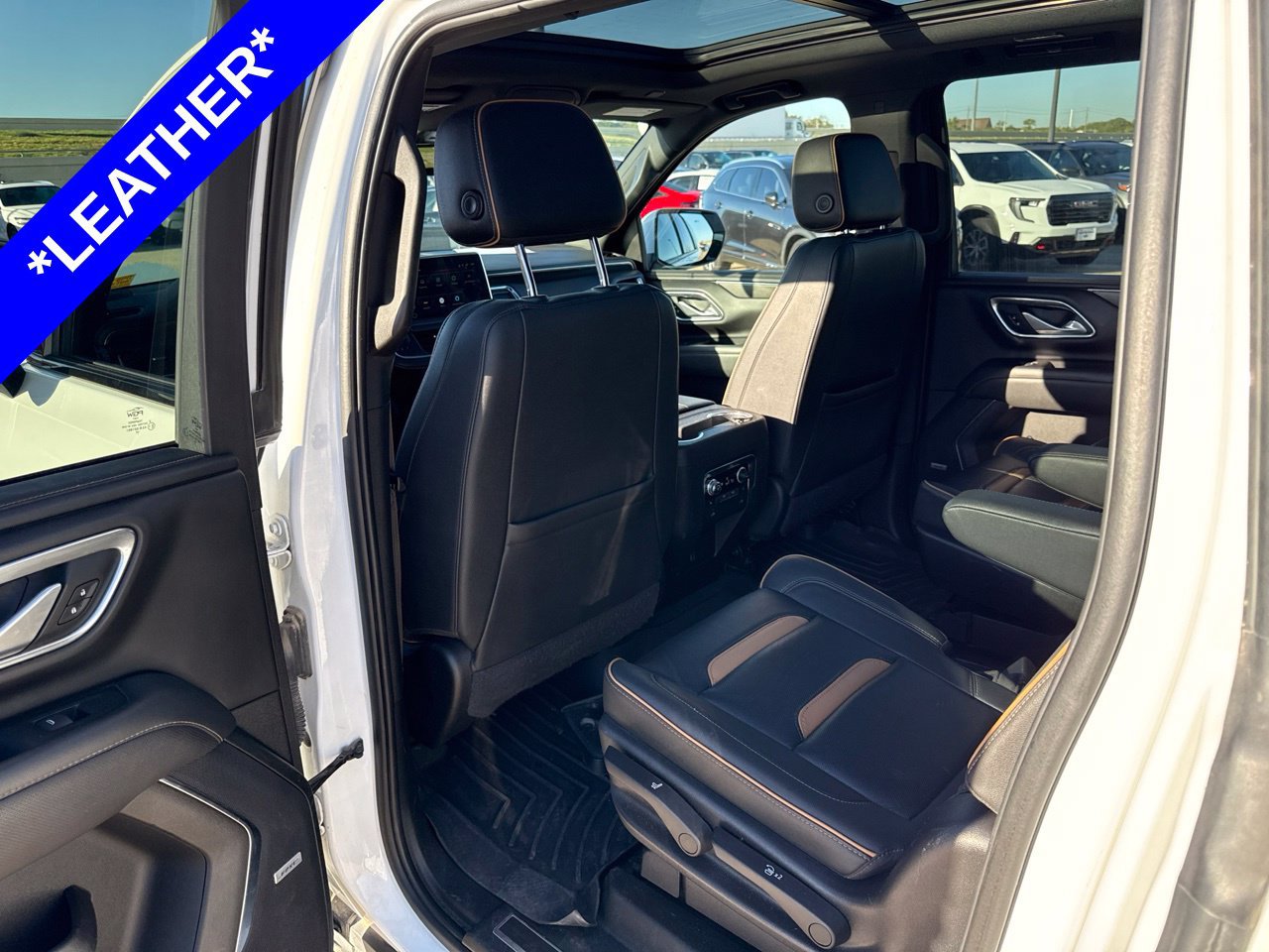 Used 2022 GMC Yukon XL AT4 w/ Max Trailering Package AWD/4WD image 7