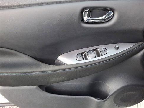 Used 2024 Nissan Leaf S image 15