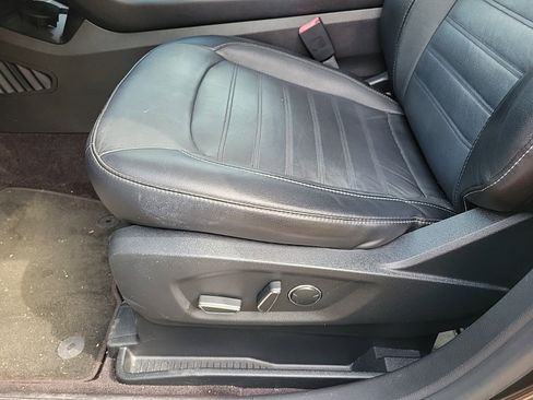 Used 2016 Ford Edge SEL w/ Equipment Group 201A image 5