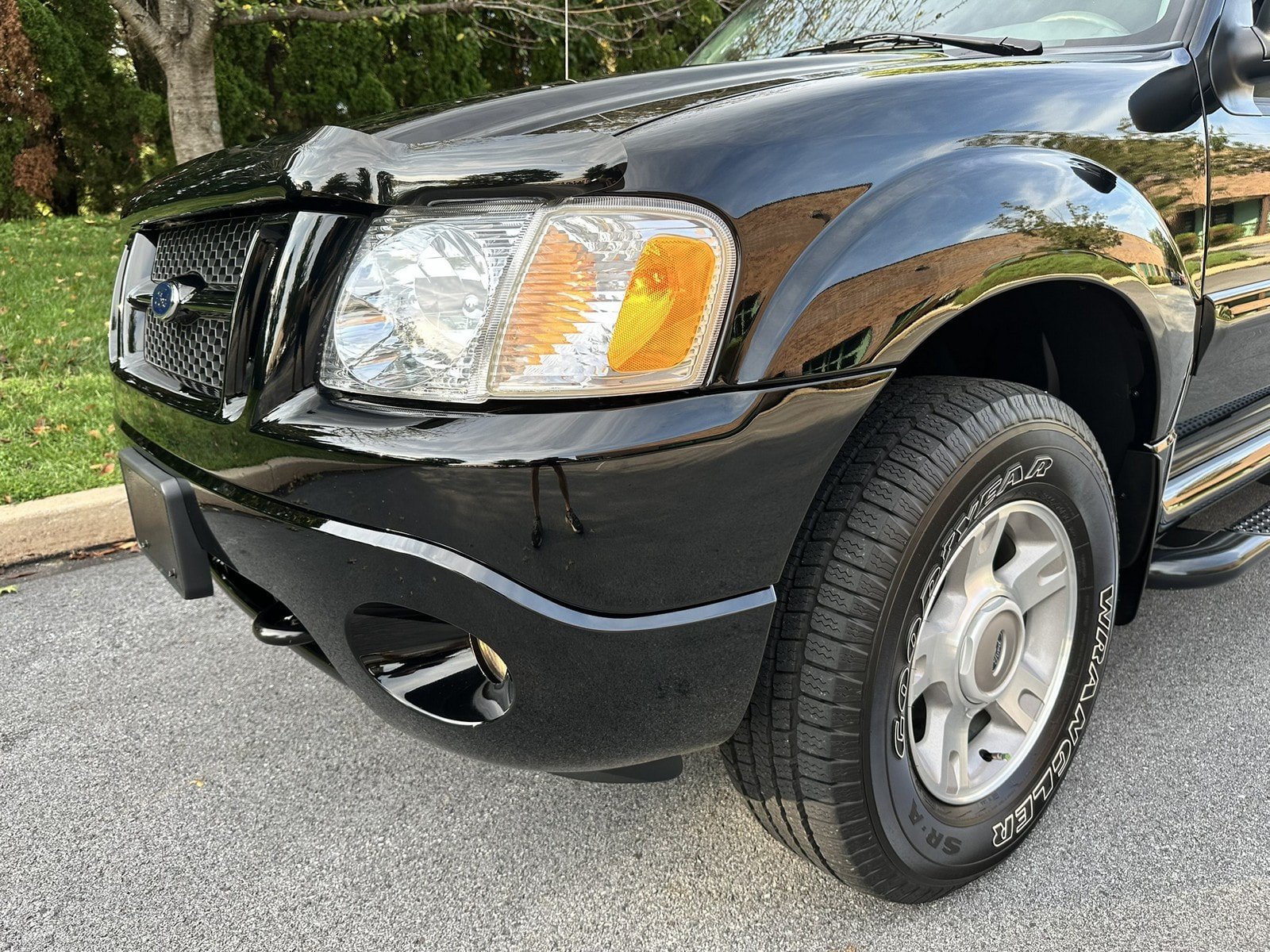 Used 2004 Ford Explorer Sport Trac 4x4 image 69